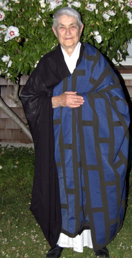 21_jo_BZC_Blanche_in_robe 21_jo_BZC_Blanche_in_robe