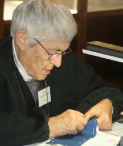 21_jo_Blanche_sewing